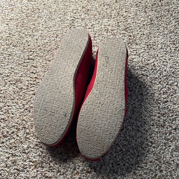 Toms - Picture 3 of 3